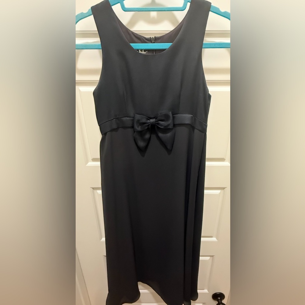 Nicole Miller. Black Formal Dress w/Bow. Size 6.